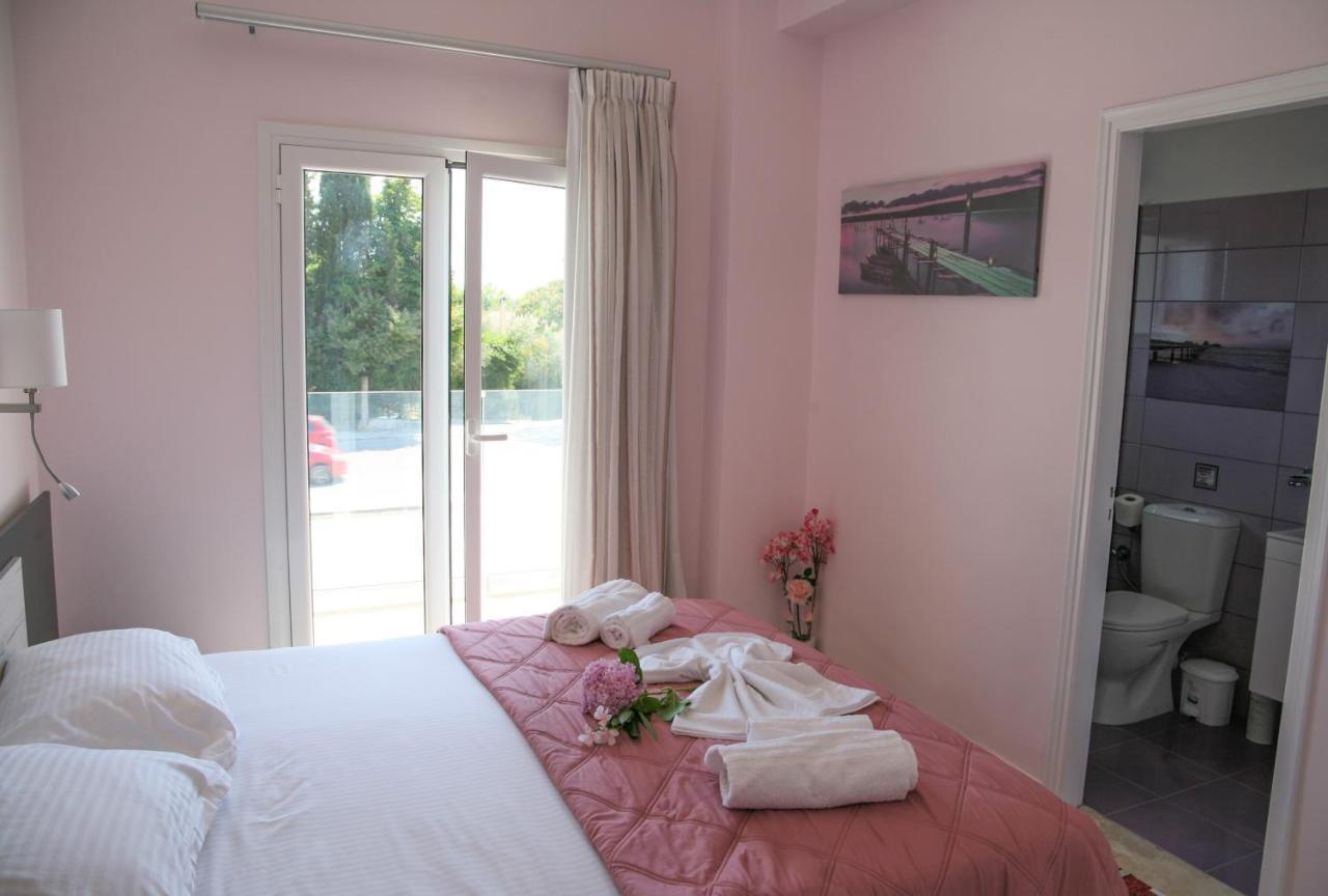 Terpsichore Boutique Appartments Дассия Экстерьер фото