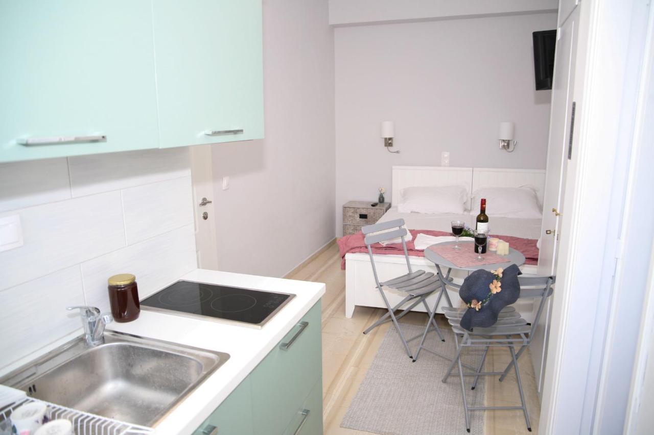 Terpsichore Boutique Appartments Дассия Экстерьер фото